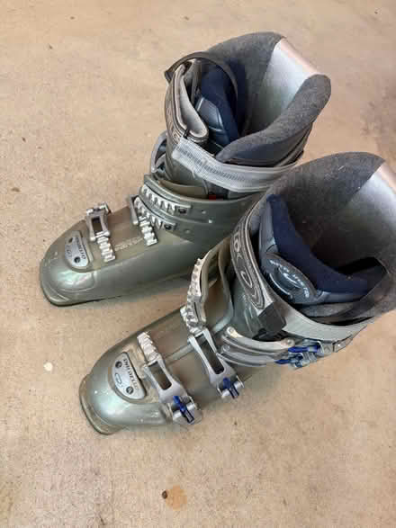 Photo of free Women’s ski boots size 8-9 (Hamburg and Winans Lake Road) #1