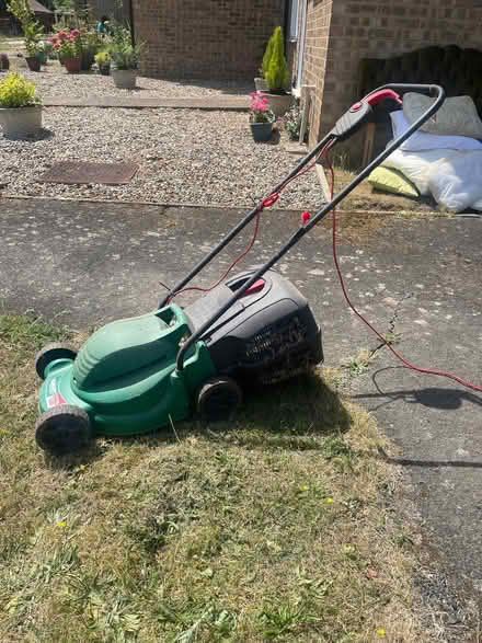 Photo of free Electric lawnmower (Combs Ford IP14) #1