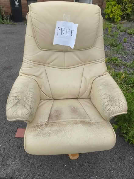 Photo of free armchair (Upper Stratton SN2) #3