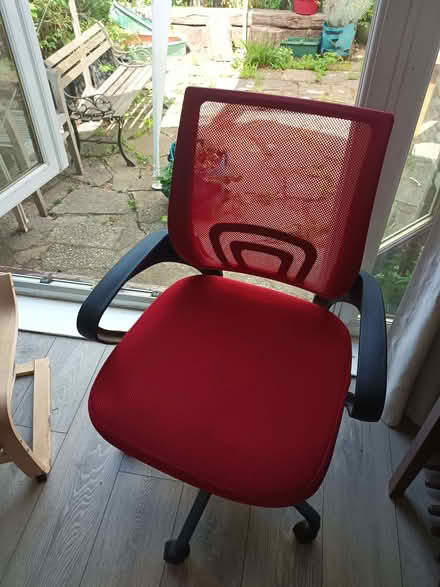 Photo of free Desk chair (Priestwood RG42) #1