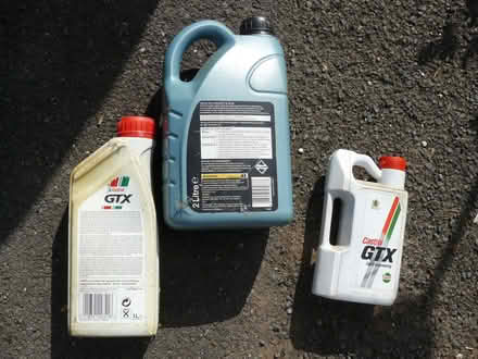 Photo of free Unused vintage car engine oil 2L halfords & 1.5L CastrolGTX (Kempsey WR5) #2