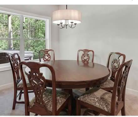 Photo of free solid wood round table, chairs (Entrance of fish lake park) #1