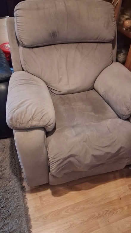 Photo of free Electronic reclining chair (Barrow upon soar LE12) #1