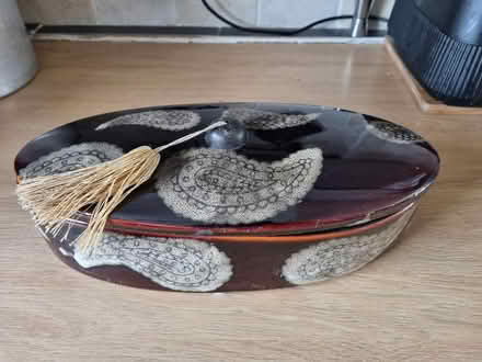 Photo of free ornament box (heanor DE75 7BZ) #1