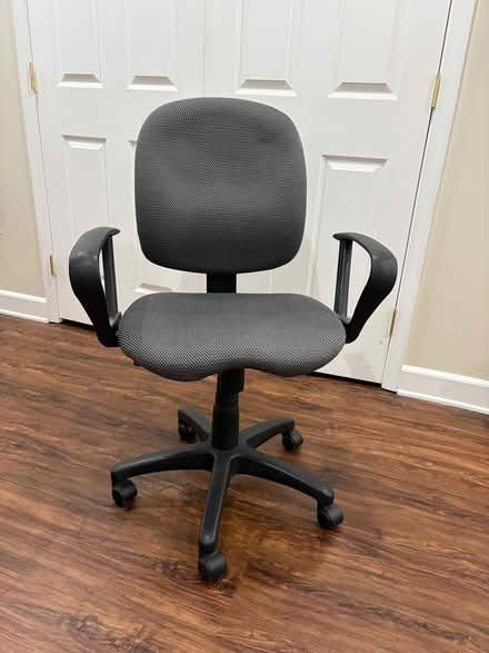 Photo of free Office chair (FC parkway and Rt 7) #1