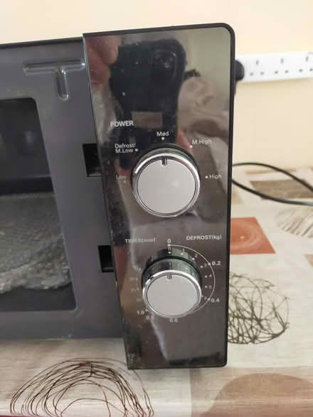 Photo of free Microwave oven (Leominster HR6) #2