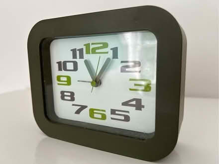 Photo of free Brown analogue clock (Wokingham RG40) #1