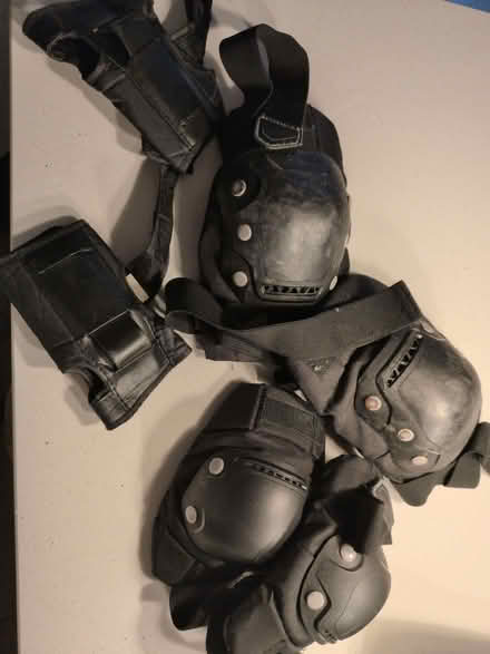 Photo of free Knee, elbow and wrist guards (Surrenden BN1) #1