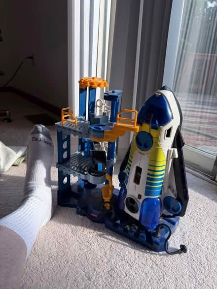 Photo of free Fisher-Price Spave Shuttle & Gantry (Hopewell Junction) #4