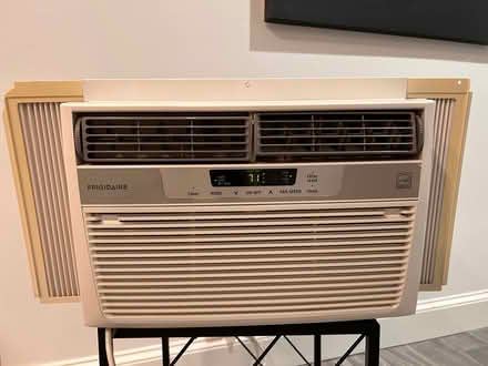 Photo of free Window air conditioning unit (Coolidge Corner, Brookline) #2