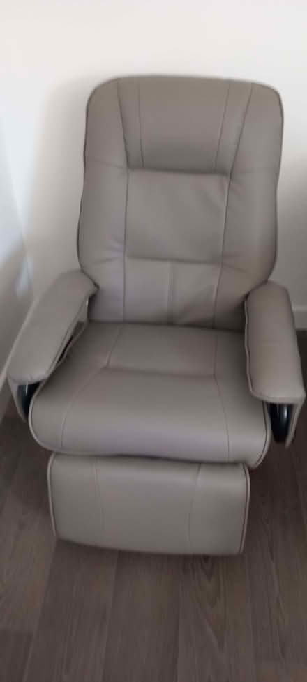 Photo of free Swivel recliner chair (Rhos SA8) #1
