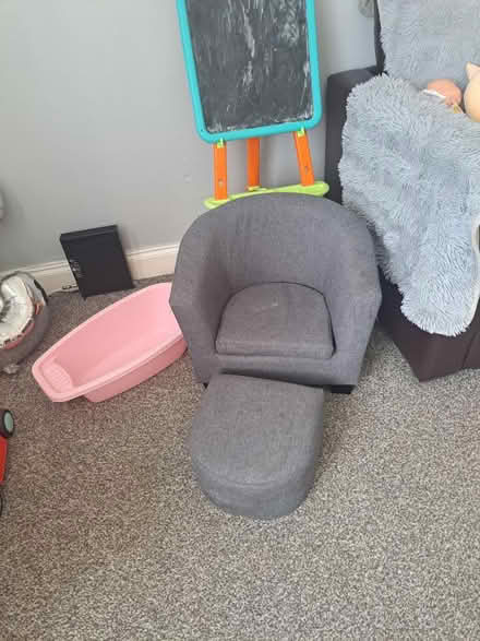 Photo of free Little sofa (NE38) #1