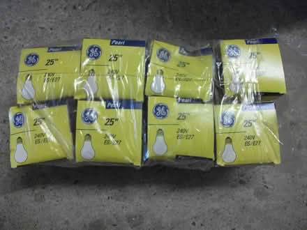 Photo of free ES 25W electric bulbs (Woodthorpe LE11) #3