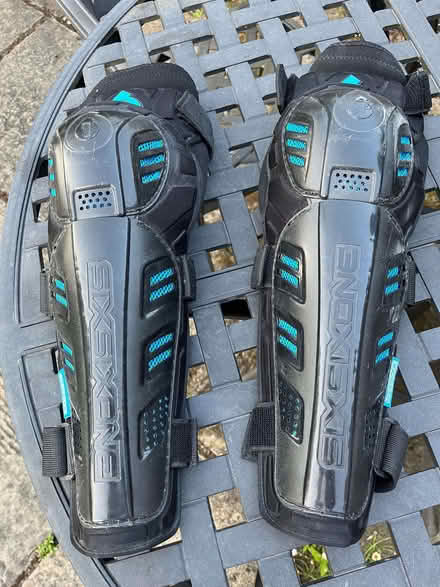 Photo of free Pair of mountain biking knee/shin protectors (Riverside B98) #3