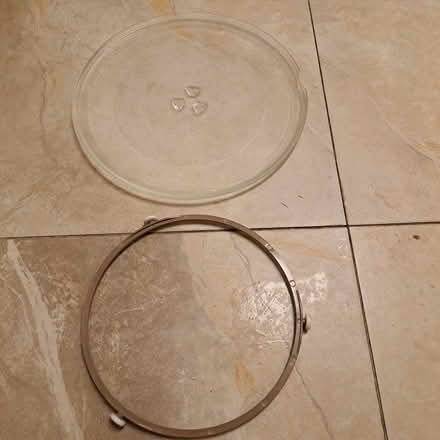Photo of free Microwave glass turntable& roller (Allison Park-- Hampton) #2