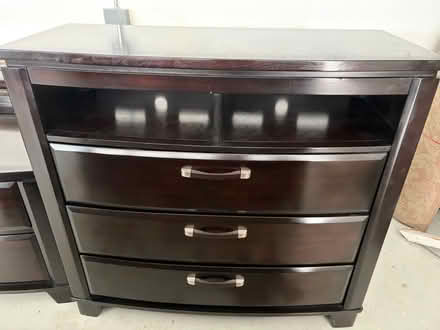 Photo of free 5 pc. Bedroom suite (Chatsworth) #3