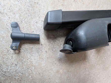 Photo of free Roof Bars Skoda Octavia Mk III estate car with raised rails (Trubshaw ST7) #3