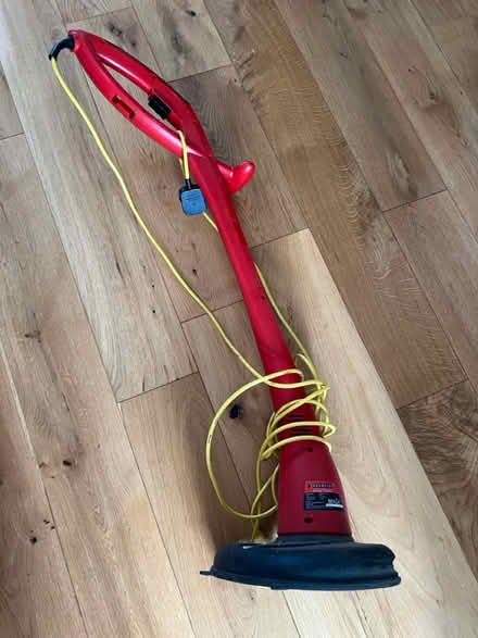 Photo of free Strimmer (SM4, Morden) #1