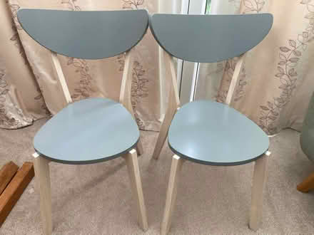 Photo of free A mix set of dining table, two chairs and a dining bench (Chelsfield BR6) #3