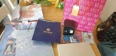 Photo of free Gift bags, balloons, mug box etc (Guildford GU2) #1