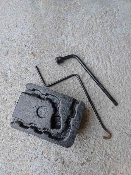Photo of free Spare jack for any car (Terry Fox/ Eglinton) #1