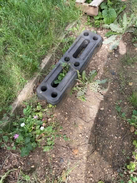 Photo of free HEMAS fence supports (Marston OX3) #1