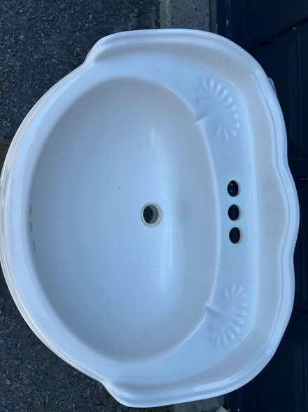 Photo of free Pedestal sink (Rockland, Forest Hill) #2