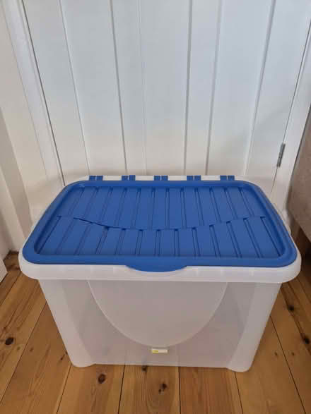 Photo of free Large plastic storage box (Lye Valley OX3) #1