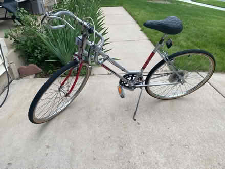 Photo of free Huffy 10-speed bike (Schaumburg) #1