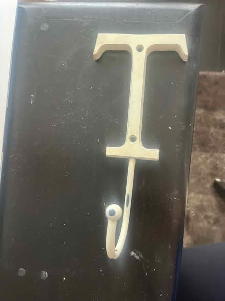 Photo of free T shaped hook for hanging (Lavender Hill SW11) #1