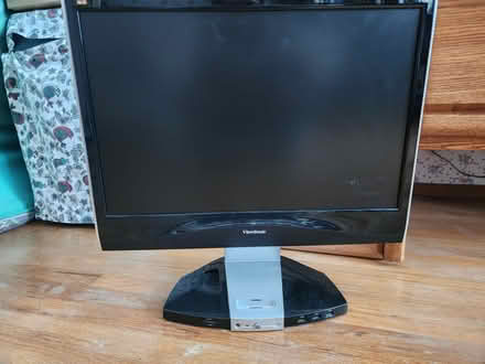 Photo of free ViewSonic monitor (DeAnza/Stevens Creek) #1
