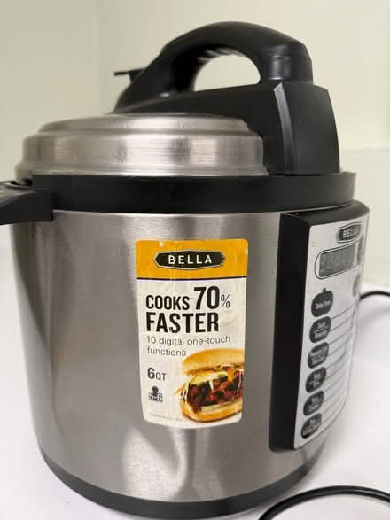 Photo of free Bella 6-Quart Pressure Cooker (1075 Valencia Avenue) #3