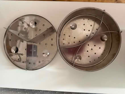 Photo of free Prestige pressure cooker (Salford M30) #4