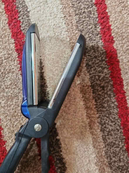 Photo of free Hair straighteners (CV3 1eh) #2