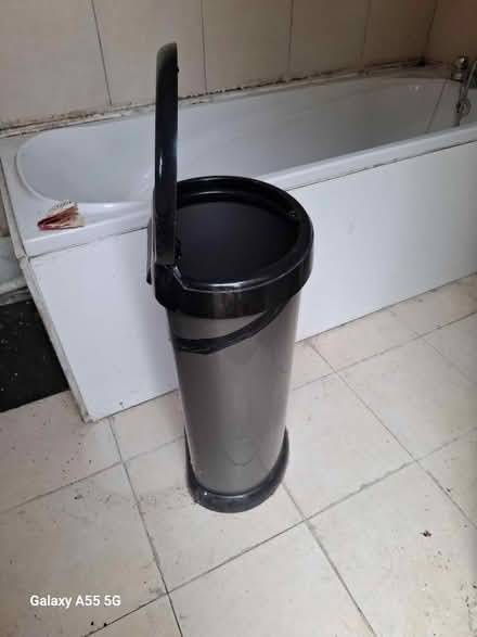 Photo of free Bin. Only used for recycling (Hanworth TW13) #2