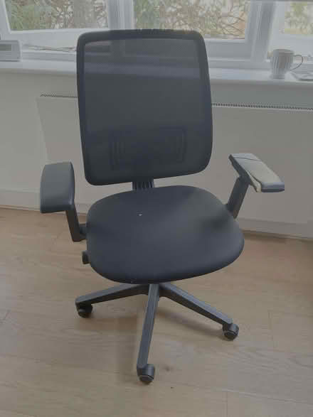 Photo of free Haworth desk chair (damaged armrest) (Notting Hill Gate W11) #1