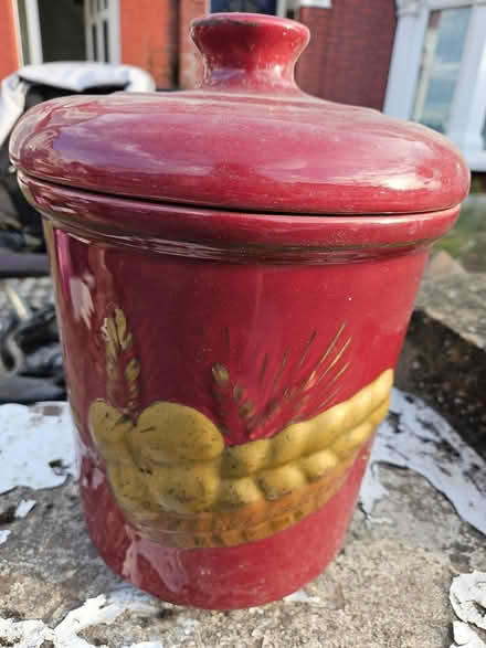 Photo of free Traditional ceramic bread bin (IG3) #1