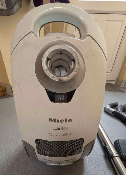 Photo of free Vacuum cleaner - Miele cylinder (Easthampstead RG12) #2