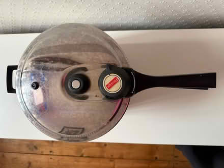 Photo of free Prestige pressure cooker (Salford M30) #2