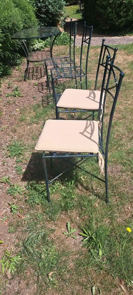 Photo of free Garden table &4 chairs (Benfield Valley BN41) #4