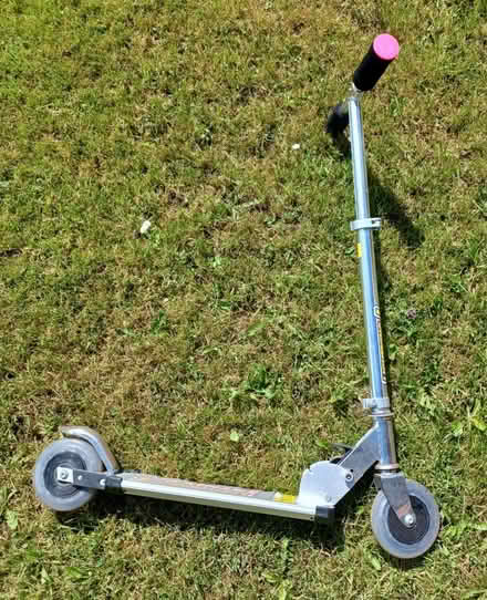Photo of free Lightning Strike child's scooter (East Kilbride G74) #2