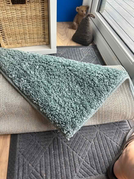 Photo of free Blue tufted rug 200cm x290cm (Trowbridge BA14) #1