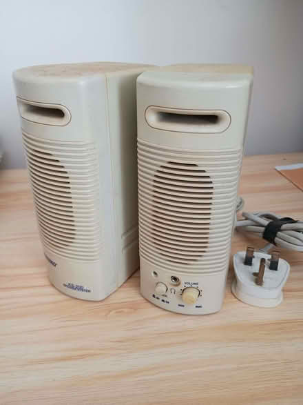 Photo of free Pair of powered desktop speakers for phone/laptop etc (Upper Wolvercote OX2) #1