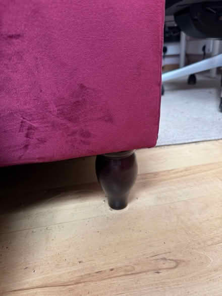 Photo of free Purple velvet armchair (Nash Mills, HP3) #3
