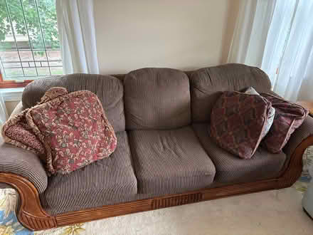Photo of free Couches in great condition (Courthouse, Arlington) #1