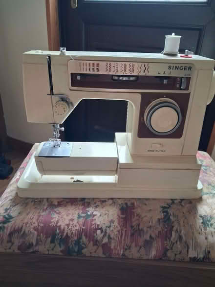 Photo of free Singer Electric Sewing Machine (Rhayader LD6) #2