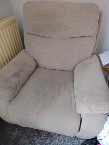 Photo of free 2 seater electric recliner 2 chairs (Blyth NE24) #3