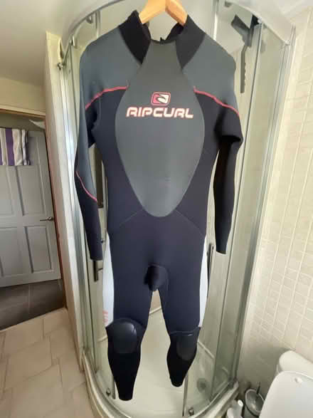 Photo of free Mens RipCurl wetsuit, size MT (Carn Brea TR15) #2