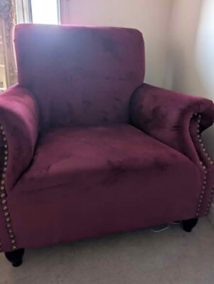 Photo of free Purple velvet armchair (Nash Mills, HP3) #1