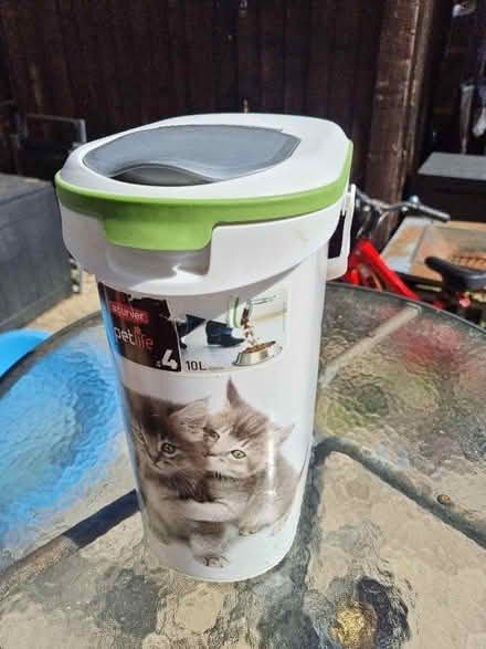 Photo of free 10L storage tub (Tilehurst RG30) #2